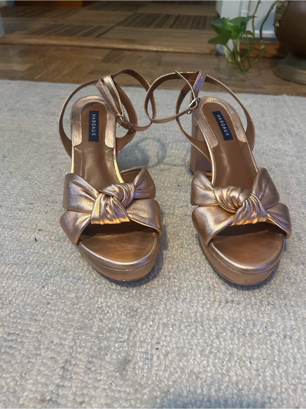 Margaux Sabine Platform in Rose Gold
Size 38 W